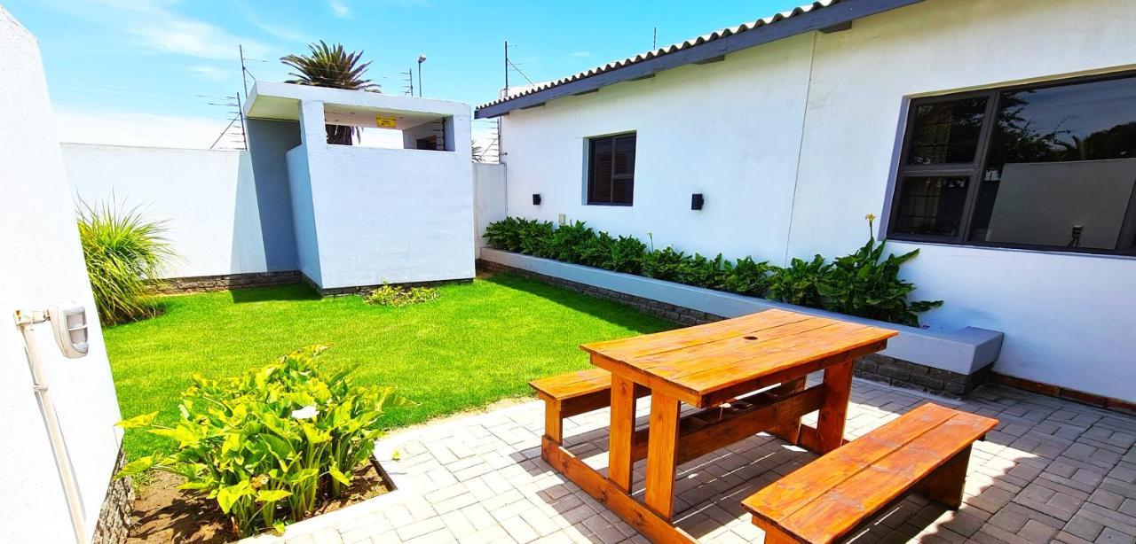 Tiende Laan Bed & Breakfast And Self-Catering Bed & Breakfast Walvis Bay Exterior photo