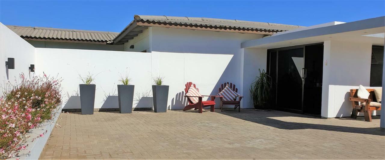 Tiende Laan Bed & Breakfast And Self-Catering Bed & Breakfast Walvis Bay Exterior photo